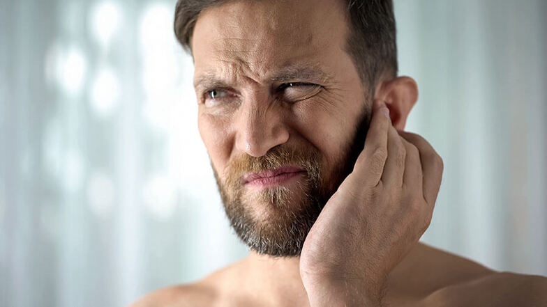 Zapalenie ucha – przyczyny, objawy i leczenie