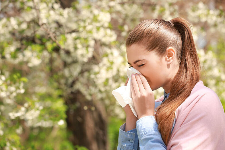 Wiosenna alergia na pyłki – co pyli i jak się chronić?